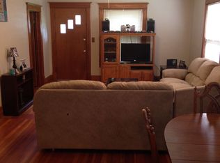 433 E 4th St, Hickman, NE 68372