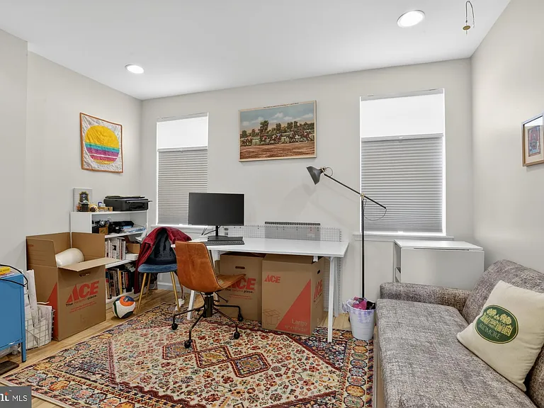 2053 E Sergeant St — Photo 16
