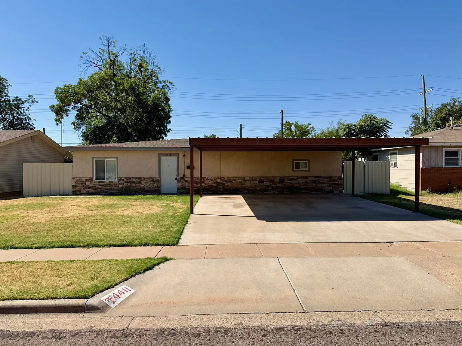 3 bed, 2.0 bath, 1598 sqft, $1,450 — Photo 2
