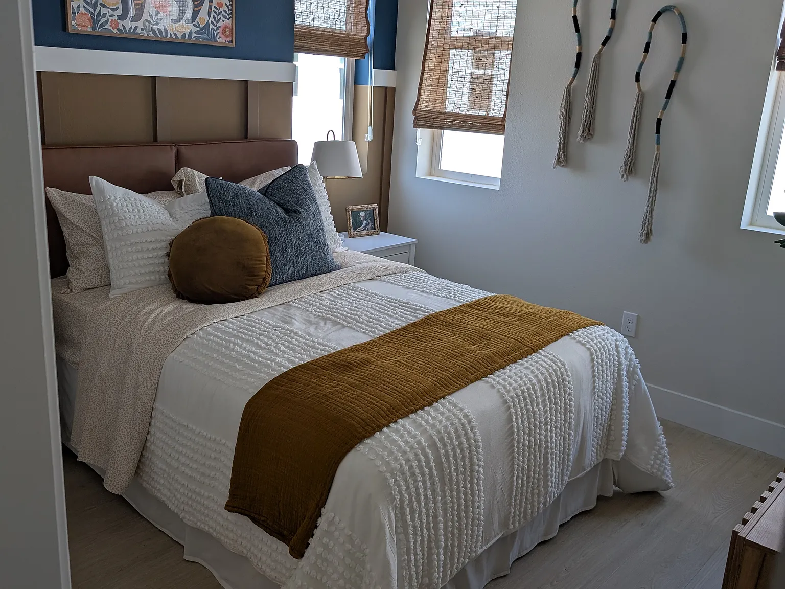 259 Capulet Dr — Photo 2