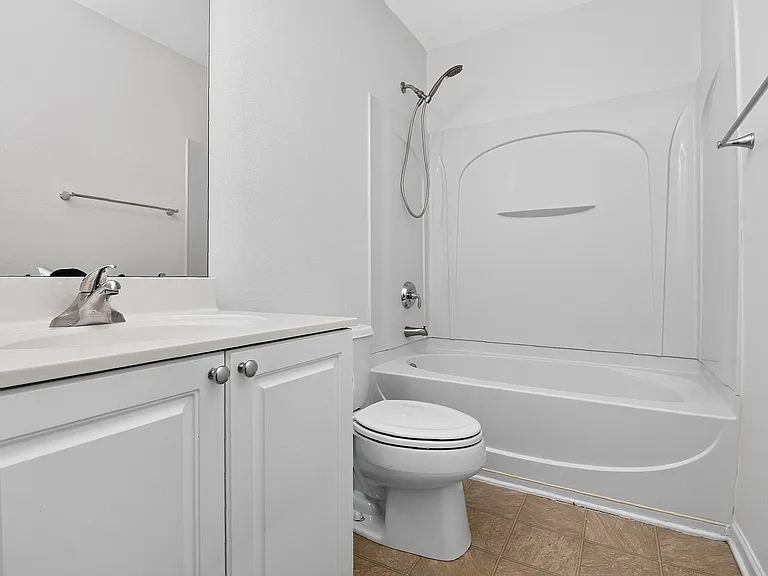 3928 Glory St — Photo 11