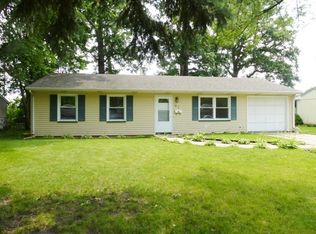 42 Saugatuck Rd, Montgomery, IL 60538