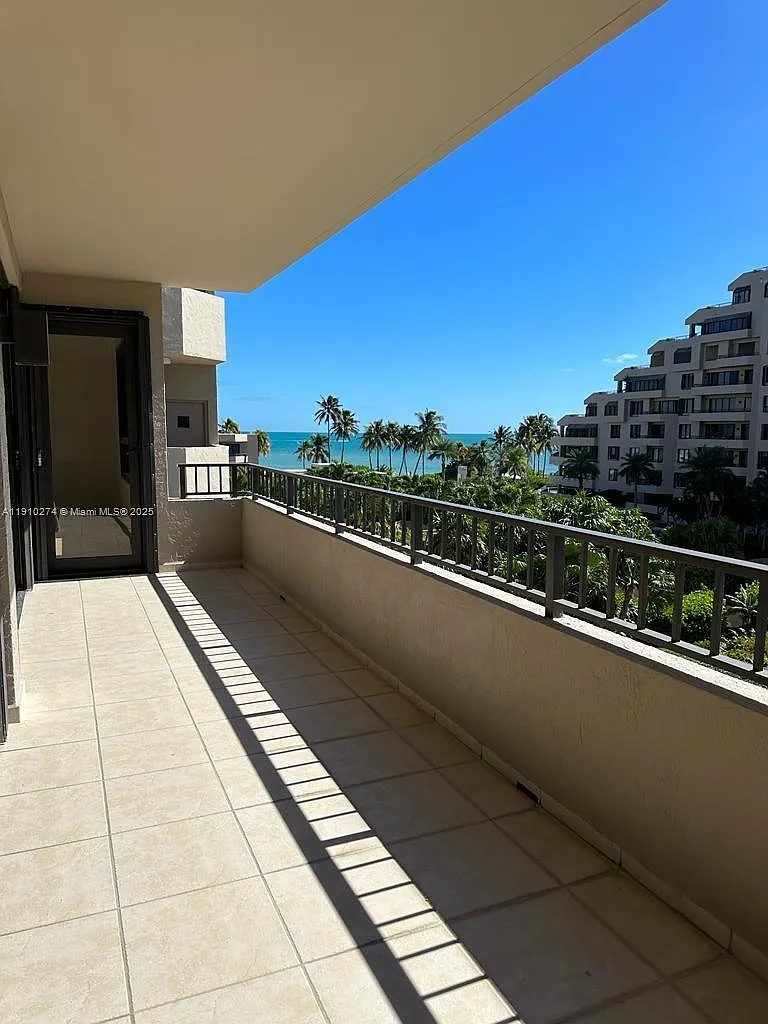 3 bed, 2014 sqft, $11,000 — Photo 3