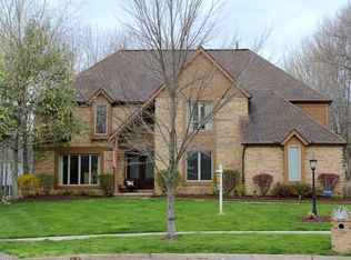 19250 Westfield Ln, Strongsville, OH