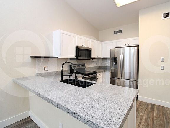 4th image of 3131 W Baylor Ln