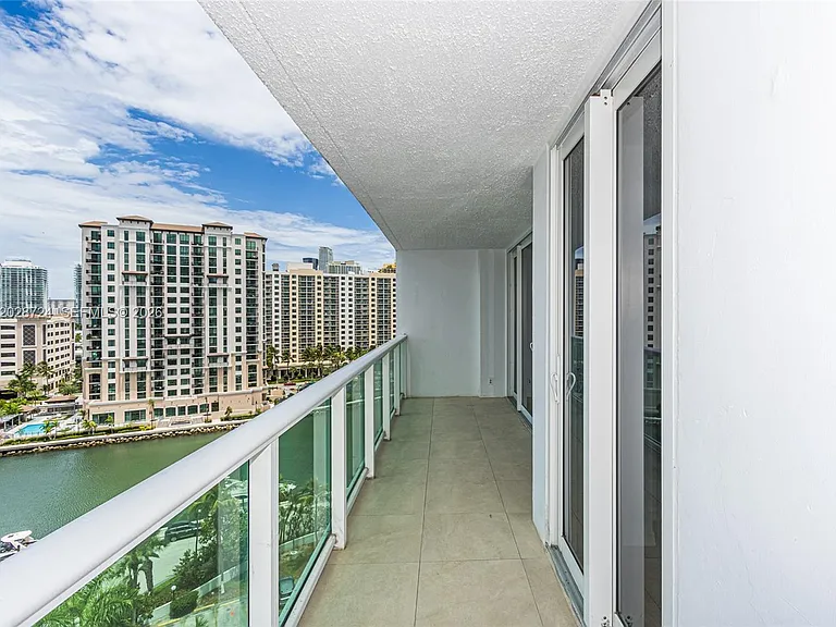 100 Bayview Dr #1102 — Photo 29
