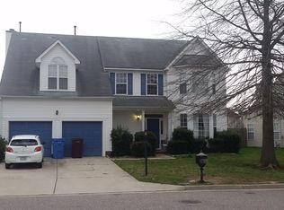 725 Sand Willow Dr, Chesapeake, VA 23320