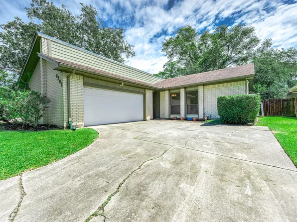 2702 Dove Tree Dr, Alvin, TX 77511