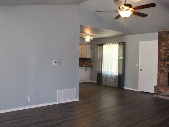 3rd image of 3121 SE 56th St