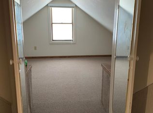 114 NE 8th St, Madison, SD 57042