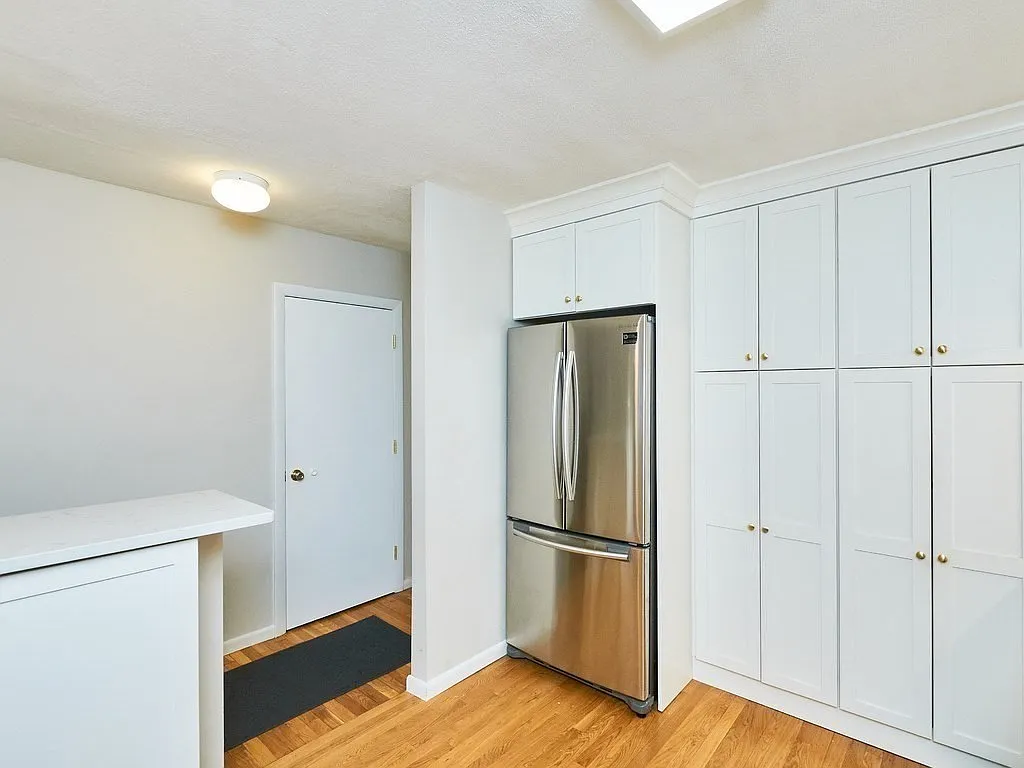 2 bed, 817 sqft, $2,700 — Photo 4