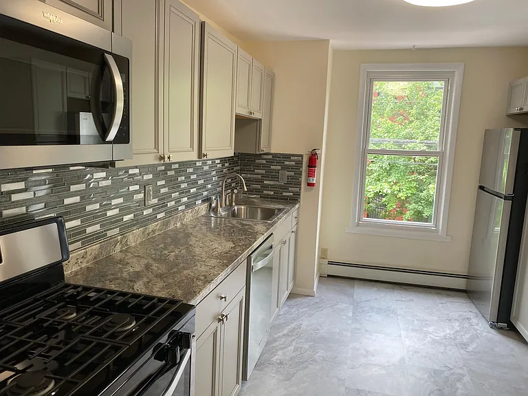 34 Wayne St #1 — Photo 14