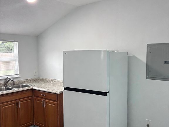 3rd image of 110 Old Daytona Rd Unit B