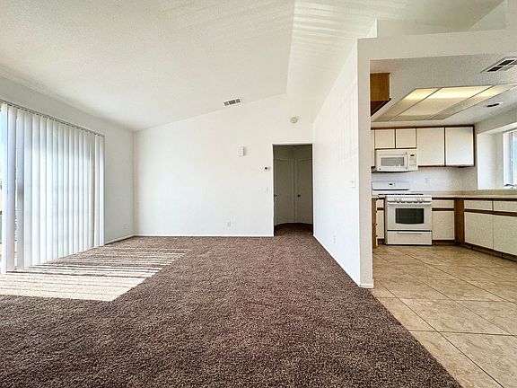 4th image of 79560 Avenue 42 #B