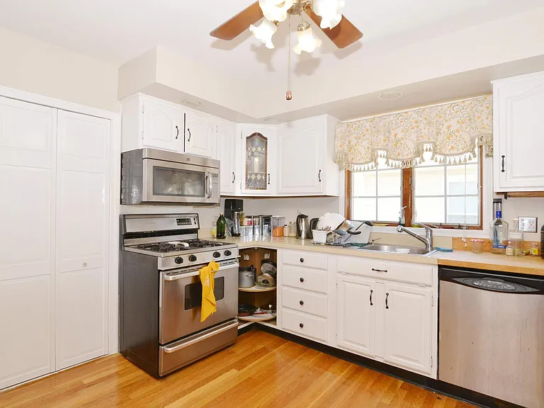 18 Ware St — Photo 3