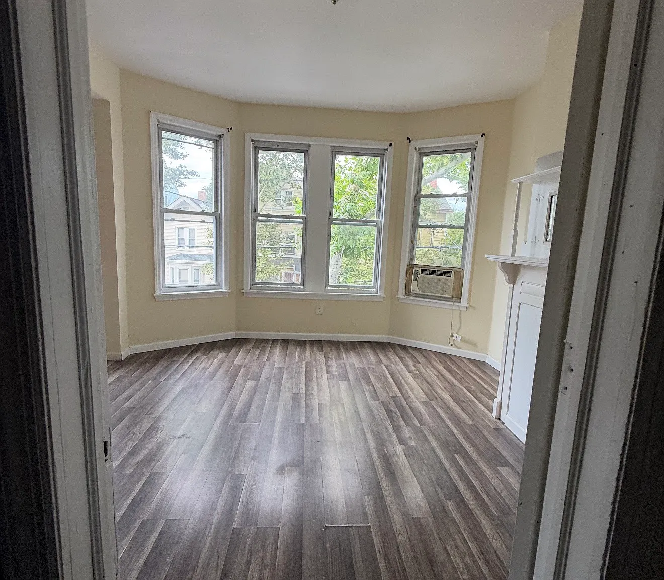 3 bed, $2,300 — Photo 1