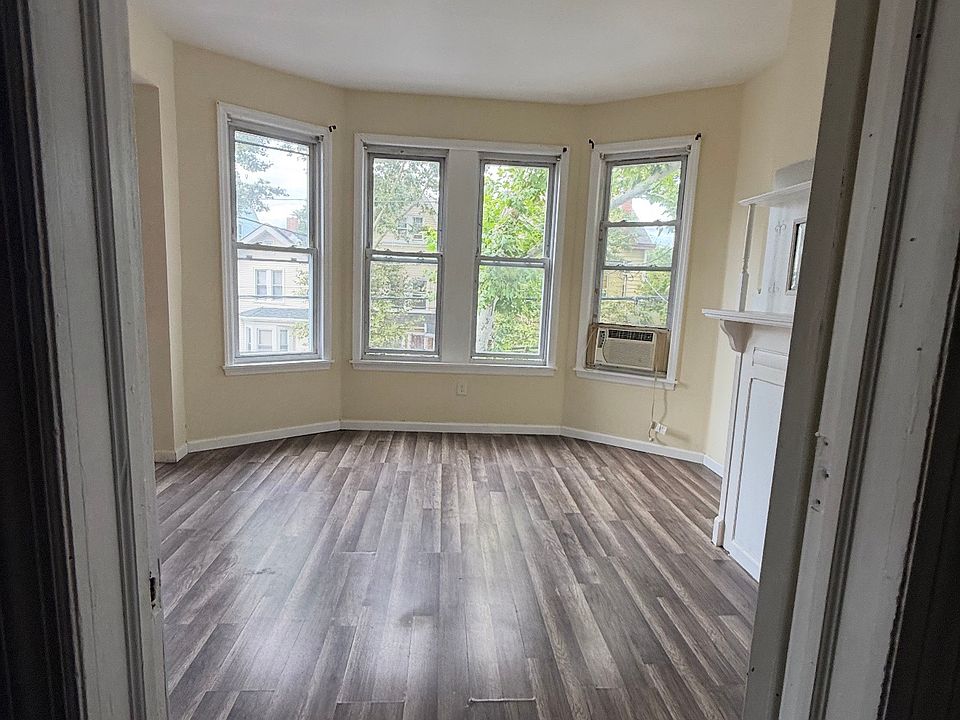 1st image of 93 Marion St