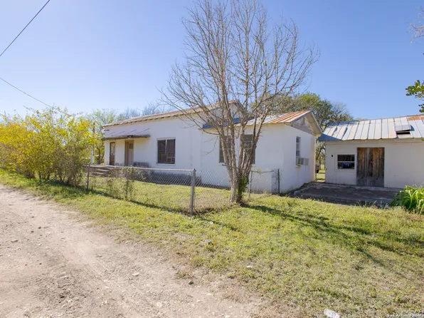 300 AND 308 N. Leon Klink Street LOT 1-4, Camp Wood, TX 78833