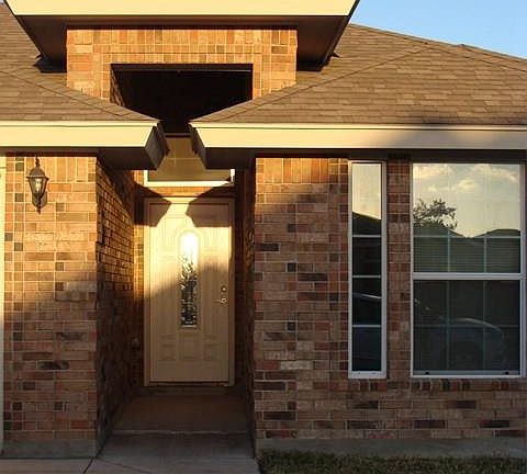 4th image of 2413 Lexington Pl