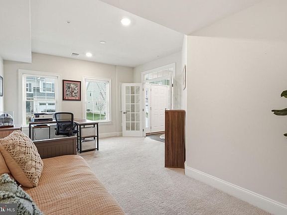 5th image of 512 Cliff Ln