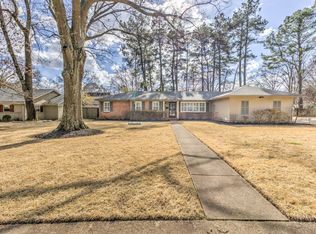 4945 Cole Rd, Memphis, TN 38117