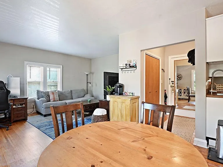 2733 Girard Ave S #205 — Photo 8