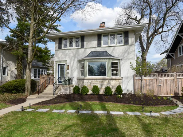 818 N Euclid Ave, Oak Park, IL 60302