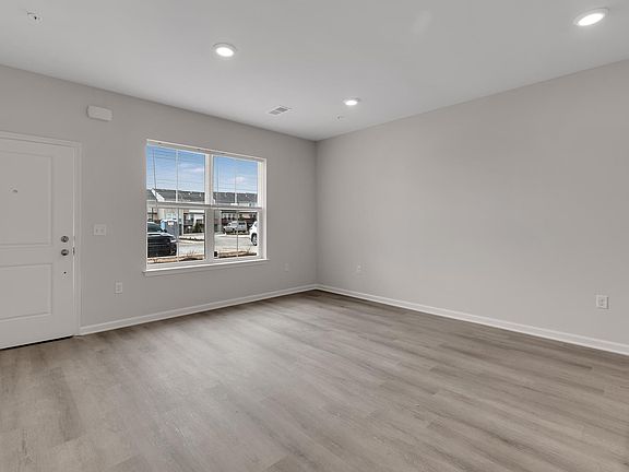 4th image of 50 Wildflower Ln