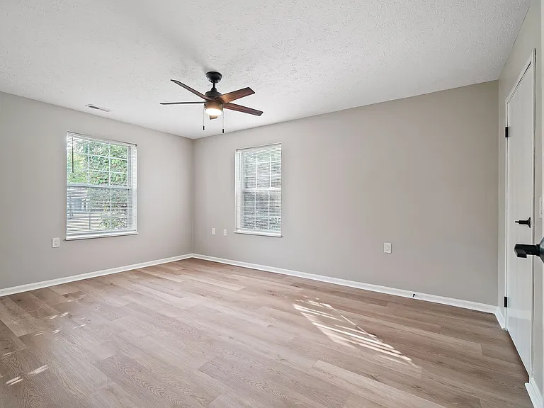 Cherry Tree Village Apartments — Photo 235