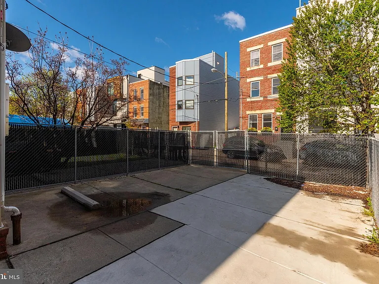 1330 N Hancock St — Photo 2