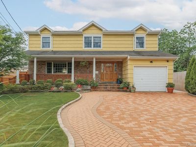 14 Olive Court, Rockville Centre, NY, 11570