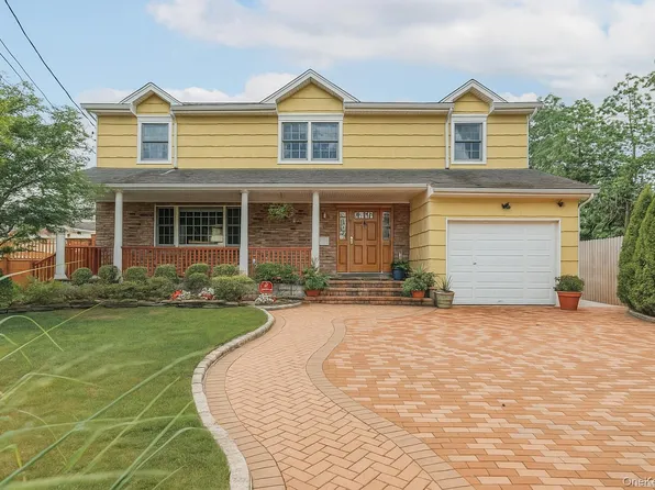 14 Olive Court, Rockville Centre, NY 11570