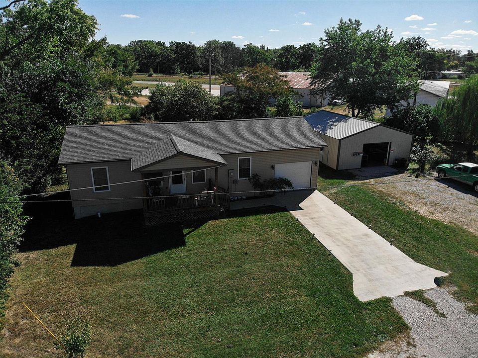 102 Laury St, Odin, IL 62870 MLS 22063307 Zillow