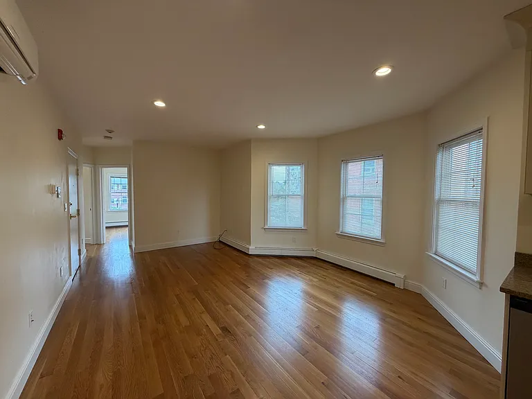 222 Massachusetts Ave — Photo 10
