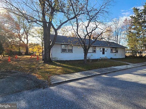 2nd image of 129 Jessup St #131