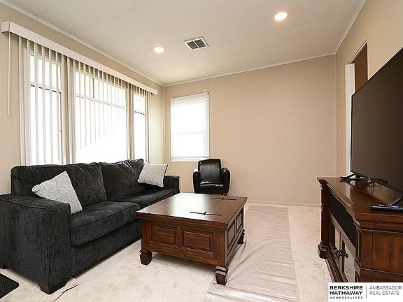 5th image of 7069 Franklin St