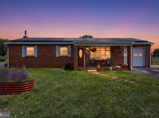 7 Elm Ave, Gettysburg, PA 17325