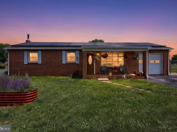 7 Elm Ave, Gettysburg, PA 17325