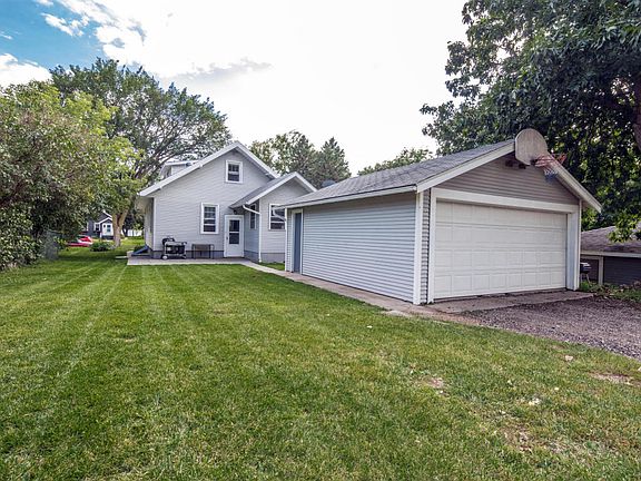 5th image of 526 W Vasa Ave