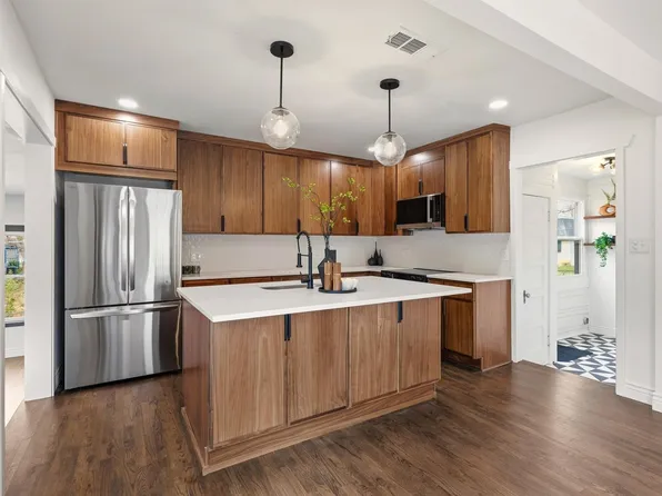 43 Vaughn Dr, Denison, TX 75020