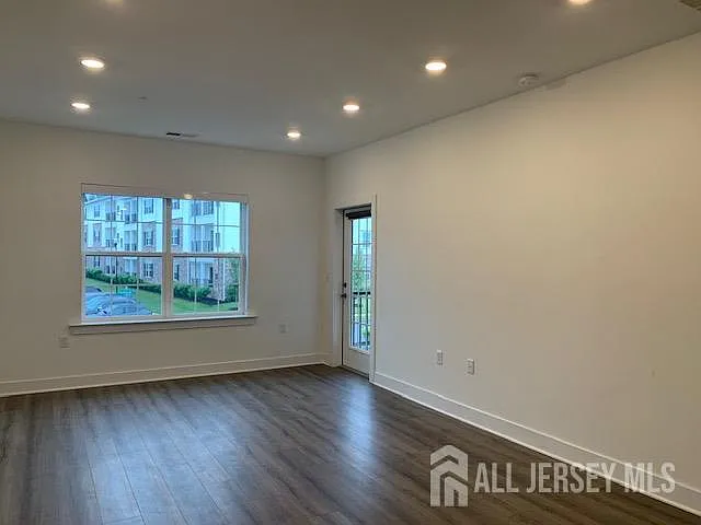 1025 Vanderbergh Blvd — Photo 4