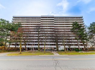 1 Royal Orchard Blvd #1107, Markham, ON L3T 3C2
