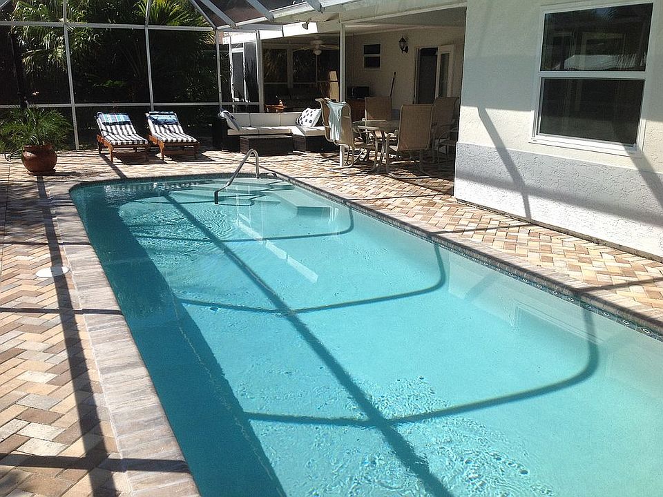 1st image of 22449 Glen Ave