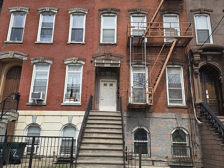 366 Forrest St #1 — Photo 1