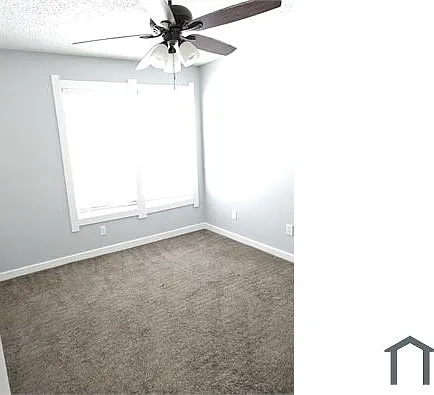 1090 Village Rd — Photo 7