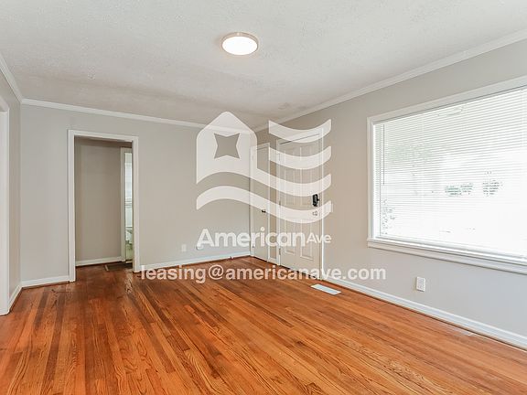 896011_003_wm_-_living_room_13593879.jpg
