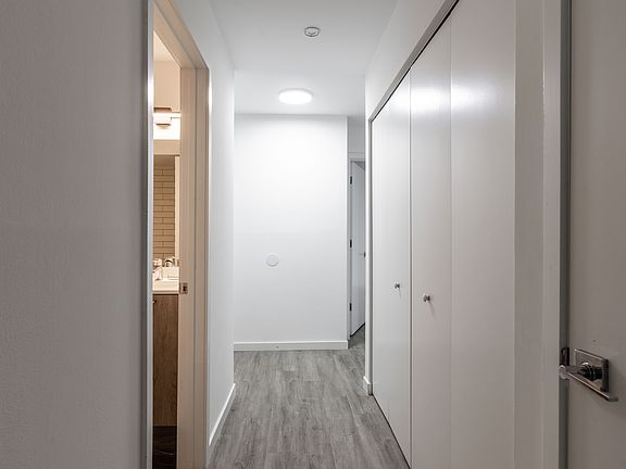 5th image of 7621 N Sheridan Rd #1