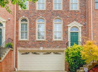 10445 Courtney Dr, Fairfax, VA 22030