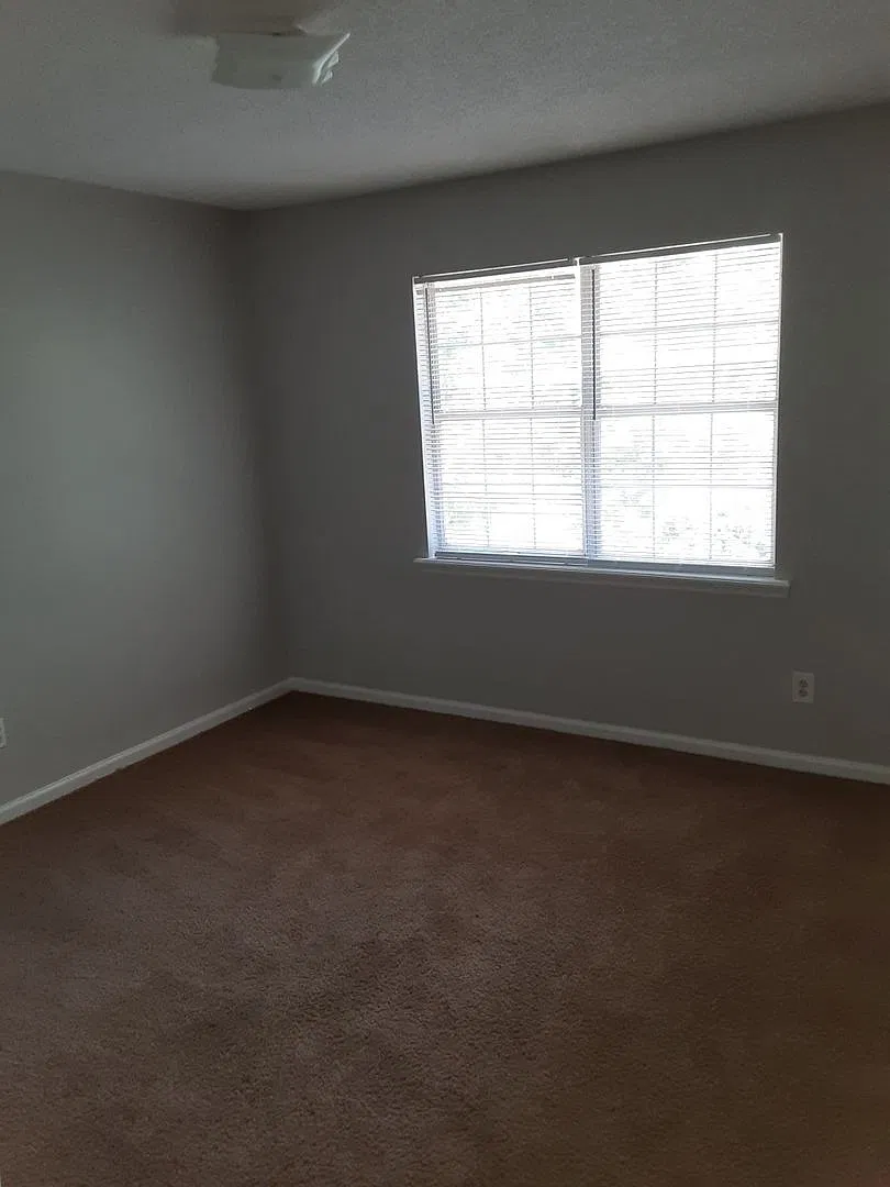 2 Bedroom | 1 Bath Townhouse — Photo 4