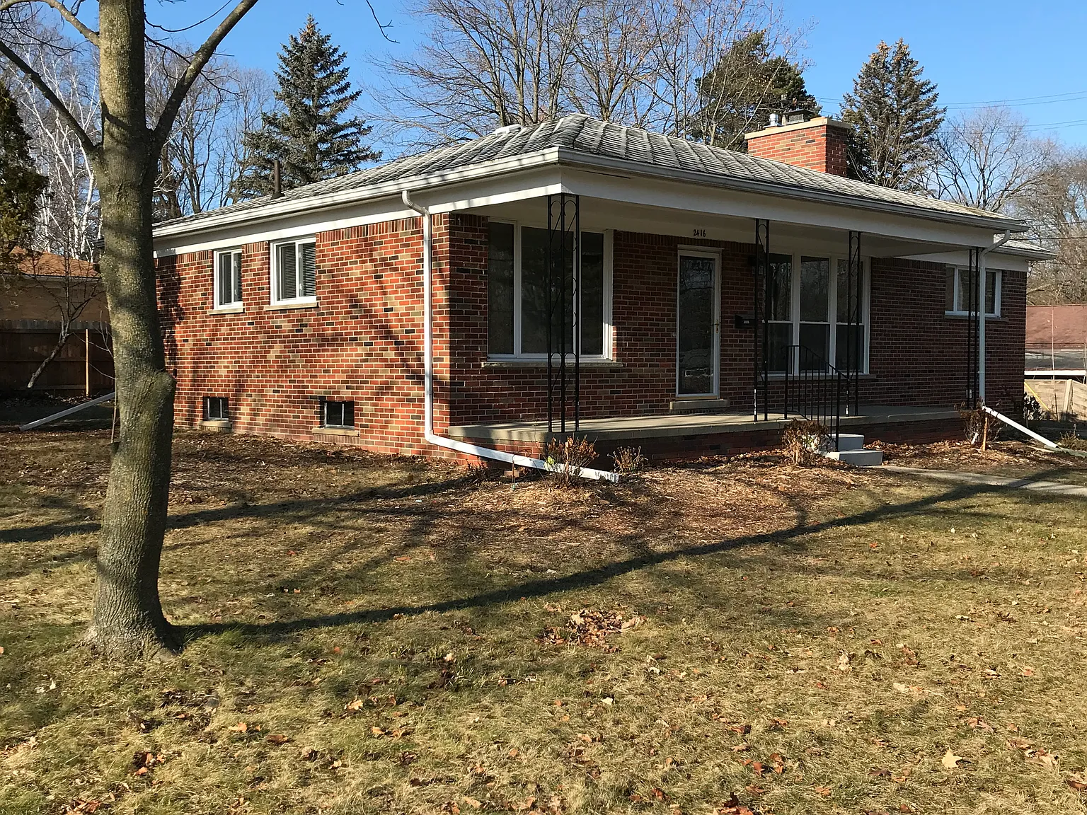 3 bed, 1350 sqft, $2,700 — Photo 2